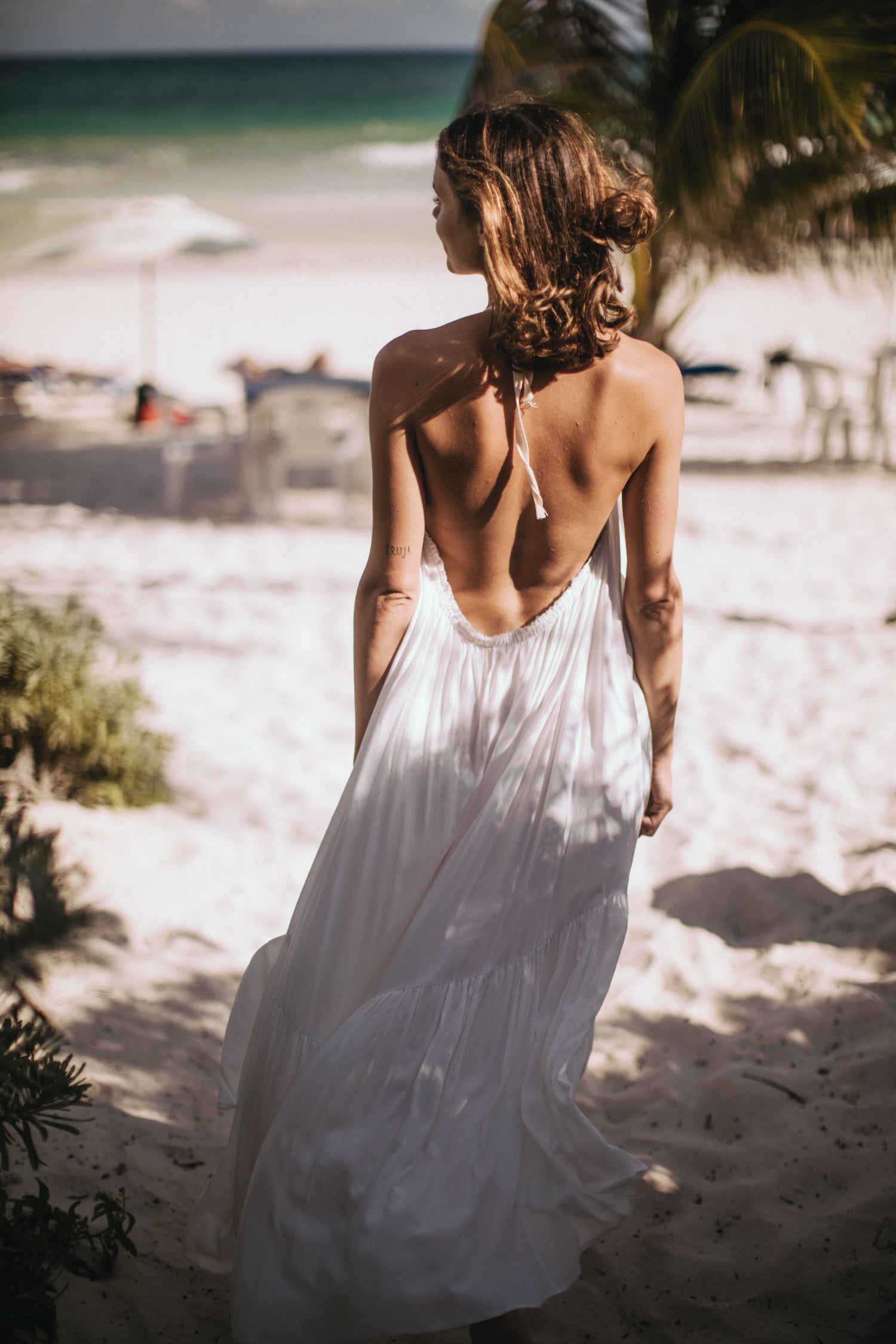 Low Back Halter Maxi Dress MAHAHUAL RUFFLE Wanderlustulum